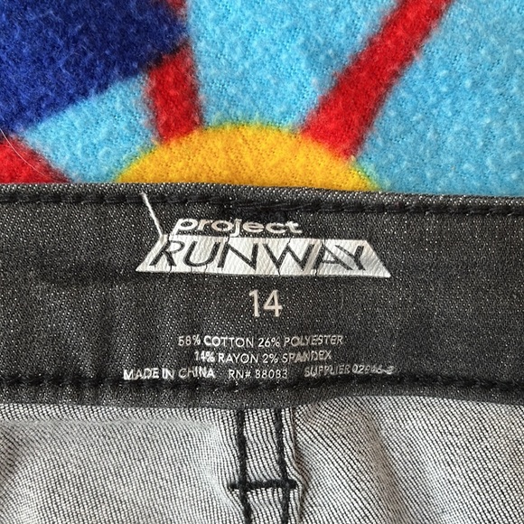 Project Runway distressed gray jeans size 14 EUC - Picture 6 of 13